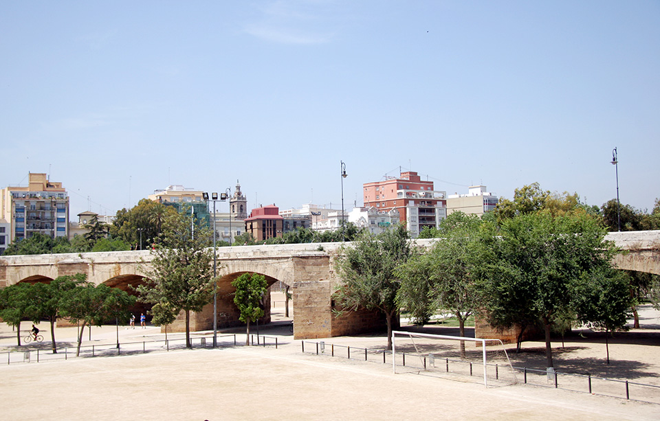 Pont de Serranos à Valence