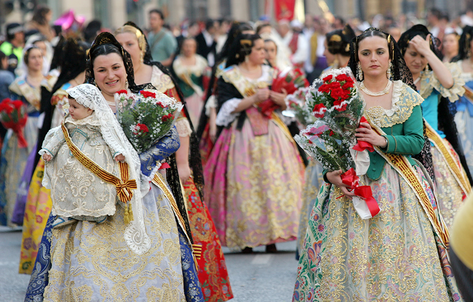 Floral offering to the Virgin