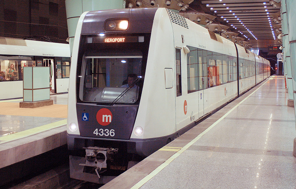 Valencia airport subway